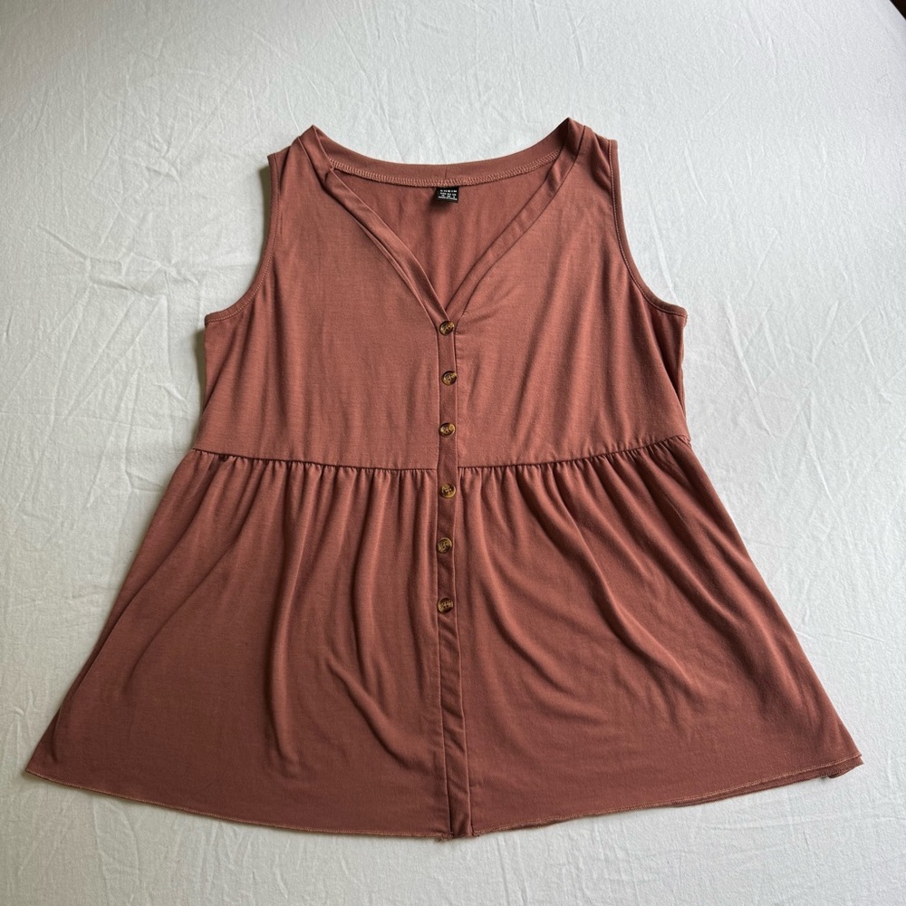 Women's Sleeveless Button-Down Top